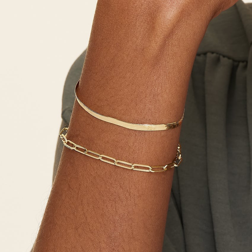 Dezi 7 In. Herringbone Bracelet (2.8mm) in 14K Yellow Gold
